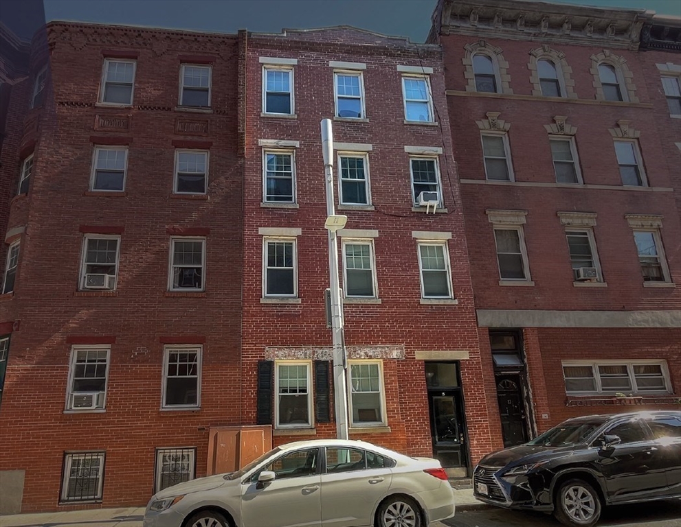 15 Cooper Street, Boston, Massachusetts, 7 Bedrooms Bedrooms, 15 Rooms Rooms,4 BathroomsBathrooms,Residential Income,For Sale,Cooper Street,73555213