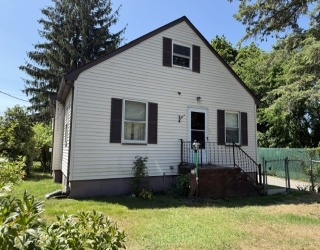 45 Charles Ave, Stoughton, Massachusetts, 3 Bedrooms Bedrooms, 6 Rooms Rooms,2 BathroomsBathrooms,Residential,For Sale,Charles Ave,73555188