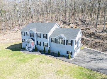3 Chamberlain Way, Pepperell, Massachusetts, 4 Bedrooms Bedrooms, 9 Rooms Rooms,3 BathroomsBathrooms,Residential,For Sale,Chamberlain Way,73510375