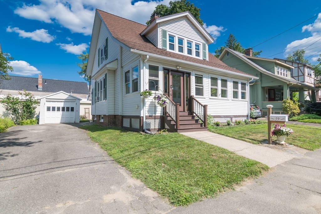 39 Fort Hill Terrace, Northampton, Massachusetts, 3 Bedrooms Bedrooms, 7 Rooms Rooms,2 BathroomsBathrooms,Residential,For Sale,Fort Hill Terrace,73555229