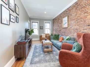 192 W Fifth St, Boston, Massachusetts, 2 Bedrooms Bedrooms, 4 Rooms Rooms,1 BathroomBathrooms,Residential Lease,For Rent,W Fifth St,73555239