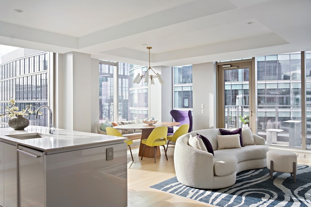 133 Seaport Boulevard, Boston, Massachusetts, 2 Bedrooms Bedrooms, 4 Rooms Rooms,2.5 BathroomsBathrooms,Residential,For Sale,Seaport Boulevard,73481741