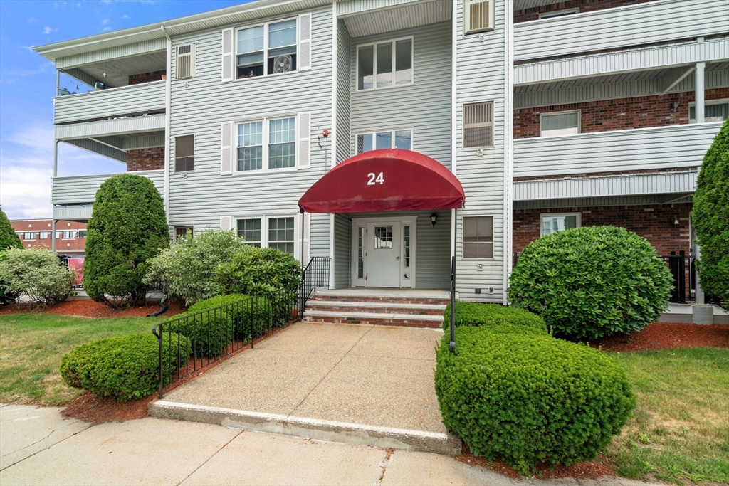 24 South St, Medford, Massachusetts, 2 Bedrooms Bedrooms, 4 Rooms Rooms,2 BathroomsBathrooms,Residential Lease,For Rent,South St,73555261