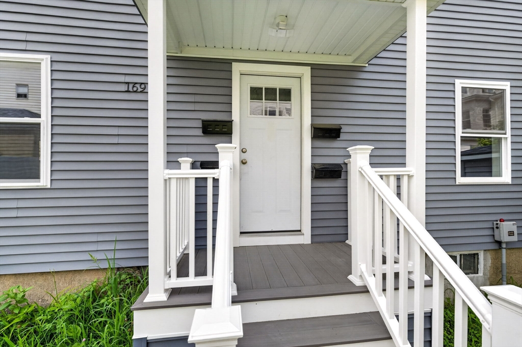 169 Grant Street., Fall River, Massachusetts, 9 Bedrooms Bedrooms, 25 Rooms Rooms,4 BathroomsBathrooms,Residential Income,For Sale,Grant Street.,73555173