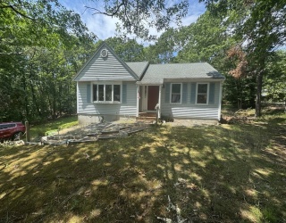 75 Donna Dr, Plymouth, Massachusetts, 3 Bedrooms Bedrooms, 6 Rooms Rooms,2 BathroomsBathrooms,Residential,For Sale,Donna Dr,73555265
