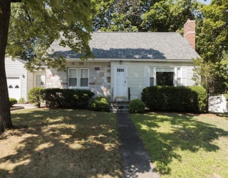 10 Marinel Ave, Chelmsford, Massachusetts, 3 Bedrooms Bedrooms, 6 Rooms Rooms,1 BathroomBathrooms,Residential,For Sale,Marinel Ave,73555269
