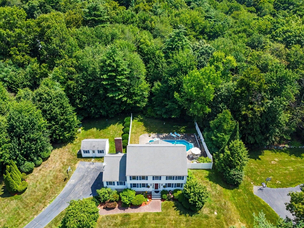 22 Sawmill Ridge Road, Haverhill, Massachusetts, 4 Bedrooms Bedrooms, 9 Rooms Rooms,2.5 BathroomsBathrooms,Residential,For Sale,Sawmill Ridge Road,73555294