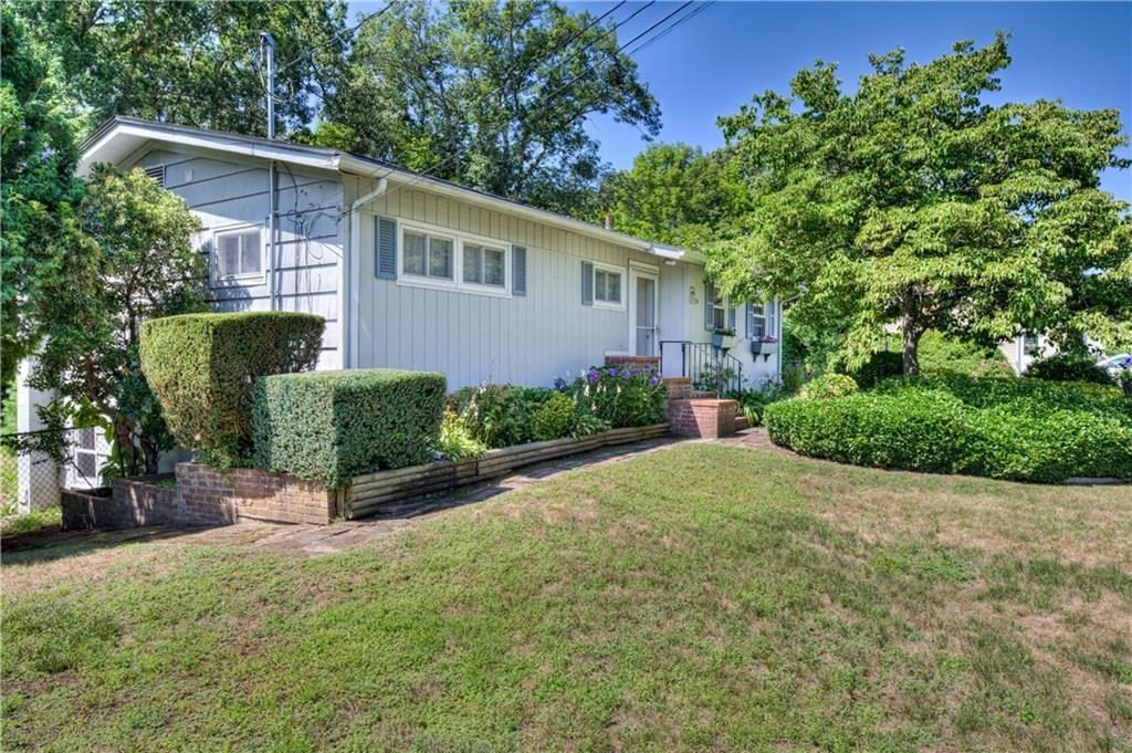 16 Superior St, Warwick, Rhode Island, 3 Bedrooms Bedrooms, 5 Rooms Rooms,2 BathroomsBathrooms,Residential,For Sale,Superior St,73555308