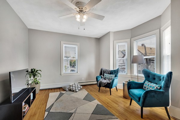 79 Flint, Somerville, Massachusetts, 3 Bedrooms Bedrooms, 7 Rooms Rooms,1 BathroomBathrooms,Residential Lease,For Rent,Flint,73539692