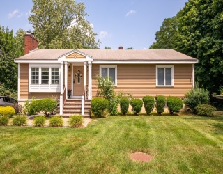 980 Salem St, Lynnfield, Massachusetts, 1 Bedroom Bedrooms, 3 Rooms Rooms,1 BathroomBathrooms,Residential Lease,For Rent,Salem St,73555315