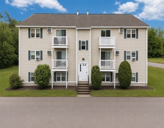 1617 Braley Rd, New Bedford, Massachusetts, 2 Bedrooms Bedrooms, 4 Rooms Rooms,1 BathroomBathrooms,Residential,For Sale,Braley Rd,73540078