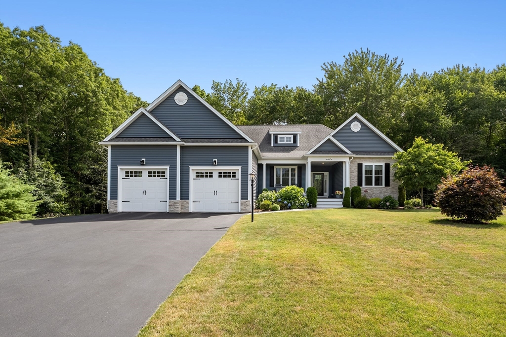 76 Avalon Dr, Attleboro, Massachusetts, 3 Bedrooms Bedrooms, 6 Rooms Rooms,2.5 BathroomsBathrooms,Residential,For Sale,Avalon Dr,73555296