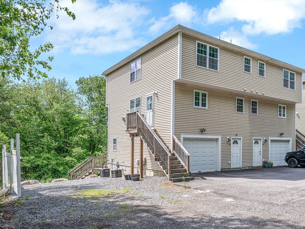 18 Bartlett Ave, Chelmsford, Massachusetts, 3 Bedrooms Bedrooms, 6 Rooms Rooms,2 BathroomsBathrooms,Residential,For Sale,Bartlett Ave,73533410