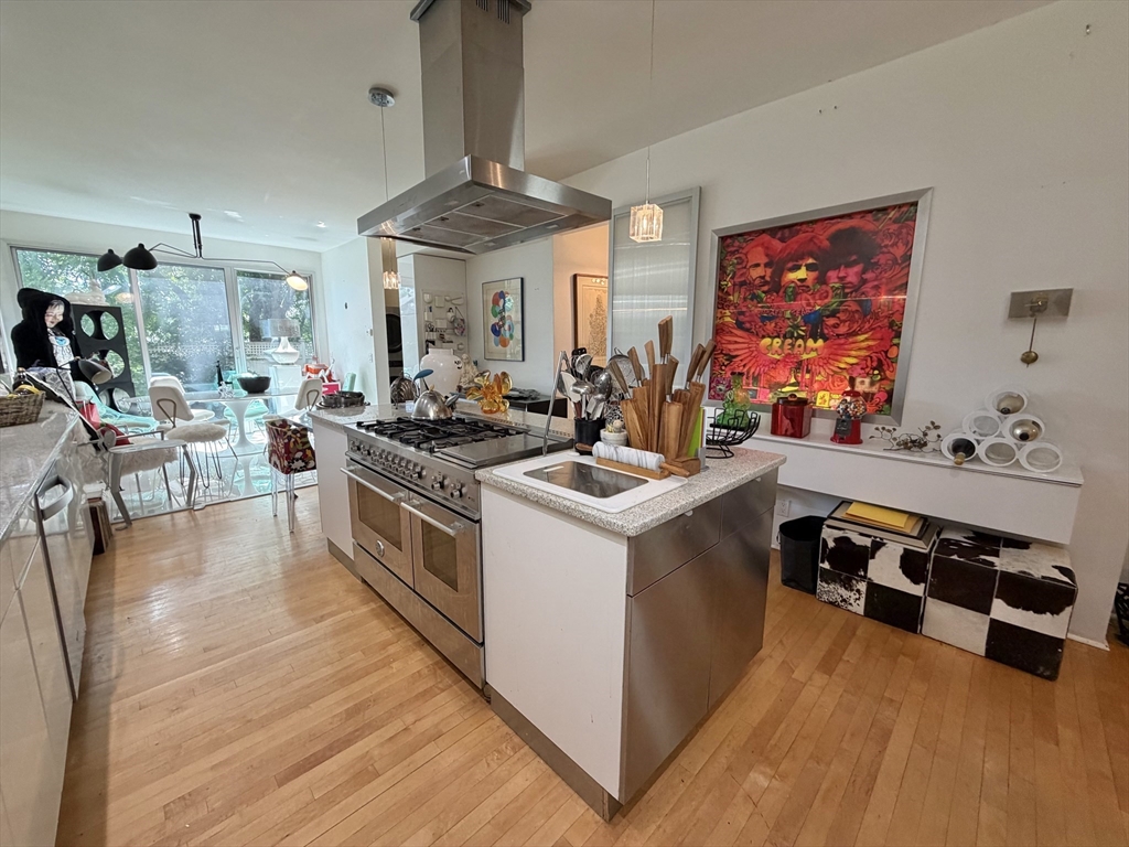 87 Oxford Ave, Cambridge, Massachusetts, 1 Bedroom Bedrooms, 5 Rooms Rooms,1 BathroomBathrooms,Residential Lease,For Rent,Oxford Ave,73544101