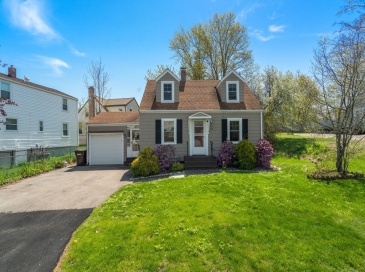 62 Lower East St, Dedham, Massachusetts, 2 Bedrooms Bedrooms, 5 Rooms Rooms,1 BathroomBathrooms,Residential,For Sale,Lower East St,73513524