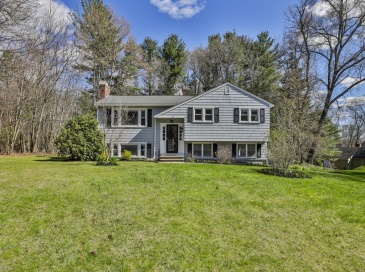 26 Clover Hill Drive, Chelmsford, Massachusetts, 3 Bedrooms Bedrooms, 7 Rooms Rooms,2 BathroomsBathrooms,Residential,For Sale,Clover Hill Drive,73514764