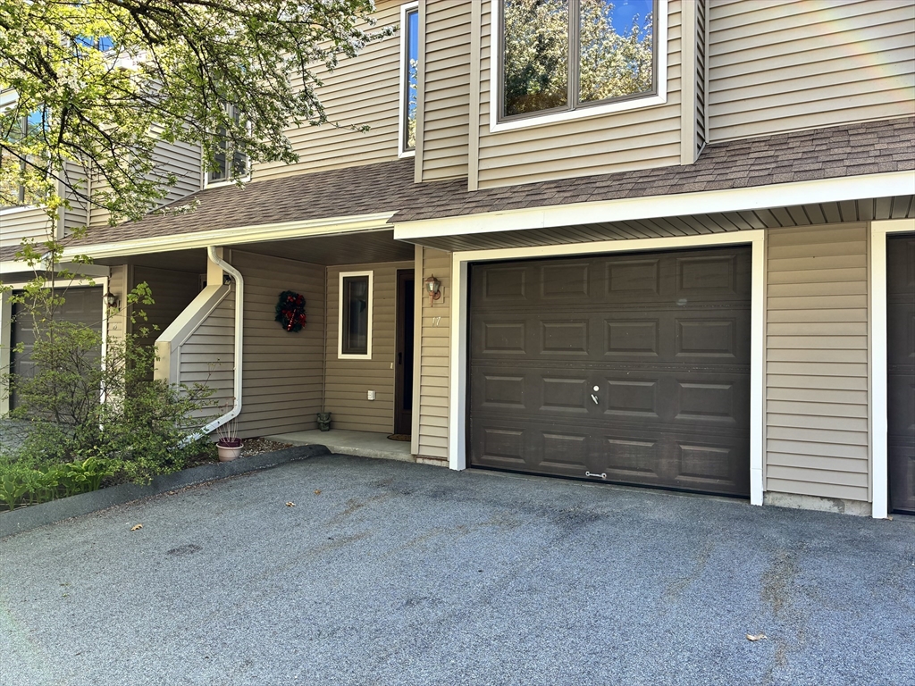 3 Westside Drive, Thompson, Connecticut, 2 Bedrooms Bedrooms, 5 Rooms Rooms,1.5 BathroomsBathrooms,Residential,For Sale,Westside Drive,73509837