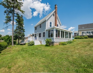 33 Bay Road, Ipswich, Massachusetts, 4 Bedrooms Bedrooms, 8 Rooms Rooms,1 BathroomBathrooms,Residential,For Sale,Bay Road,73542049