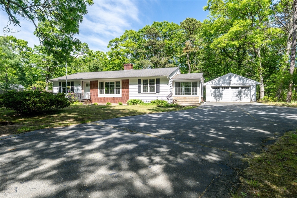 844 Shootflying Hill Rd, Barnstable, Massachusetts, 2 Bedrooms Bedrooms, 6 Rooms Rooms,2 BathroomsBathrooms,Residential,For Sale,Shootflying Hill Rd,73530606