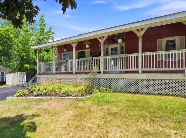 23 Ames Ave, Wrentham, Massachusetts, 3 Bedrooms Bedrooms, 5 Rooms Rooms,1 BathroomBathrooms,Residential Lease,For Rent,Ames Ave,73554365