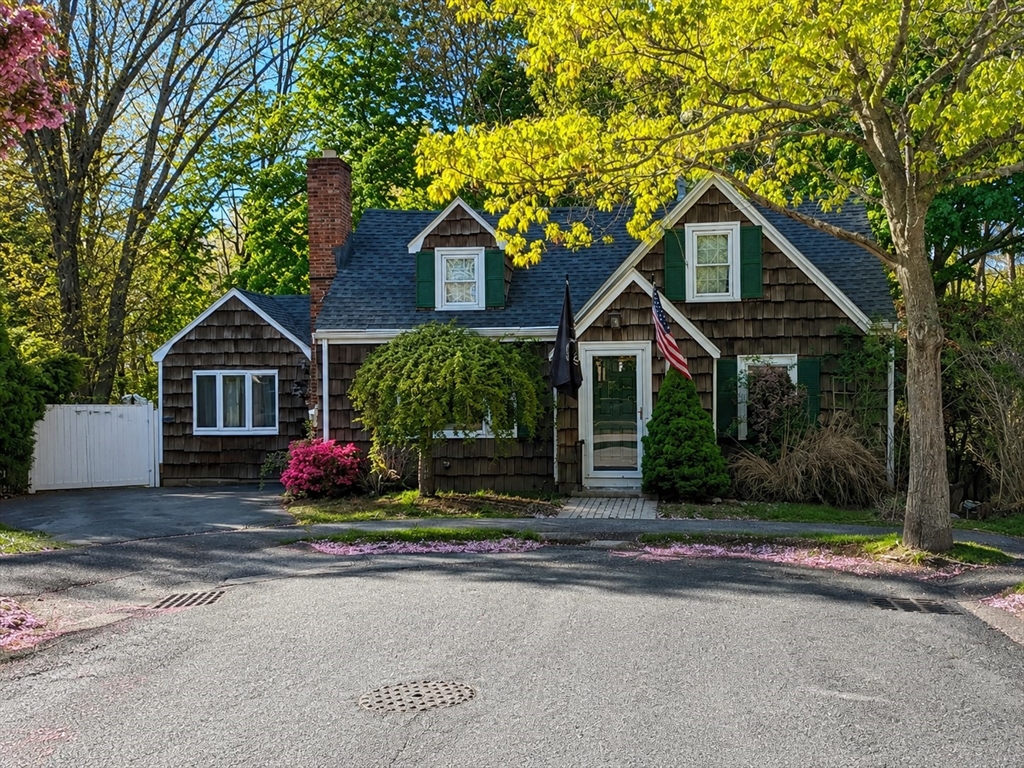5 Lexington Park, Swampscott, Massachusetts, 3 Bedrooms Bedrooms, 7 Rooms Rooms,2 BathroomsBathrooms,Residential,For Sale,Lexington Park,73517195