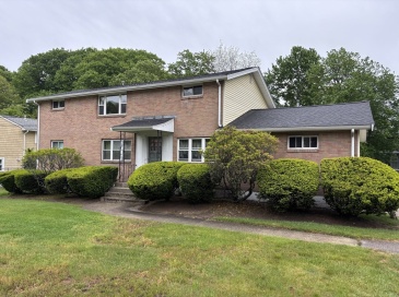 588 Walpole St., Norwood, Massachusetts, 2 Bedrooms Bedrooms, 6 Rooms Rooms,1 BathroomBathrooms,Residential Lease,For Rent,Walpole St.,73523313