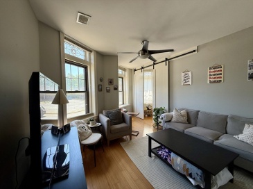 394 Riverway, Boston, Massachusetts, 3 Bedrooms Bedrooms, 4 Rooms Rooms,1 BathroomBathrooms,Residential Lease,For Rent,Riverway,73535975