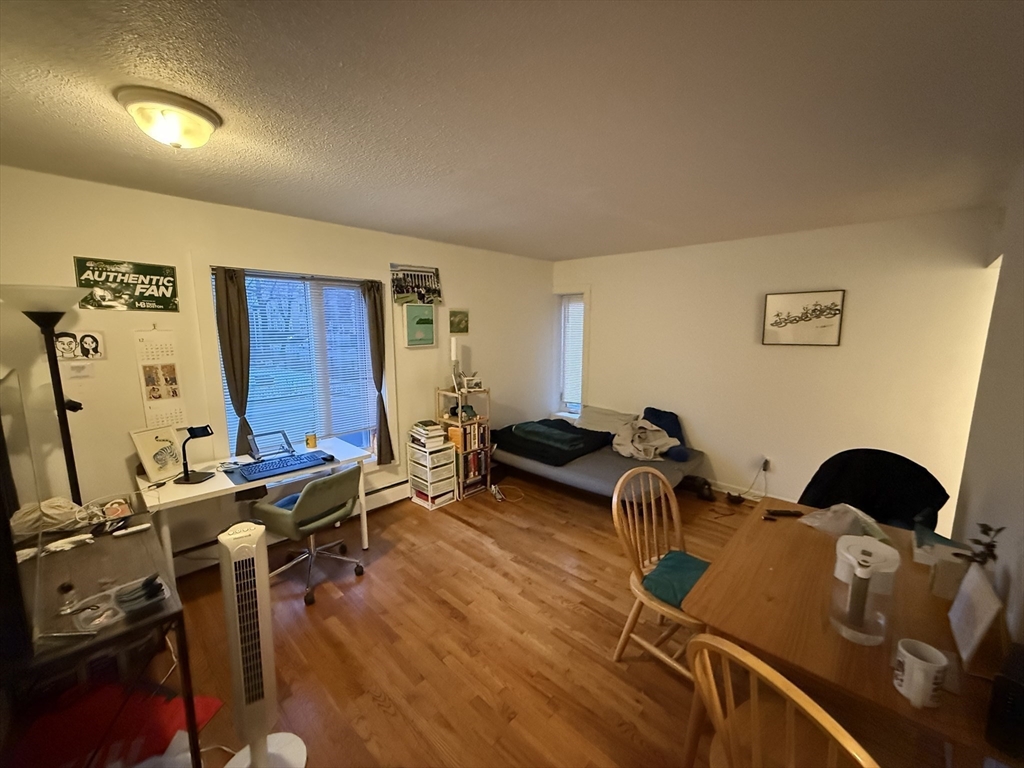 524 Putnam, Cambridge, Massachusetts, 1 Bedroom Bedrooms, 3 Rooms Rooms,1 BathroomBathrooms,Residential Lease,For Rent,Putnam,73464939