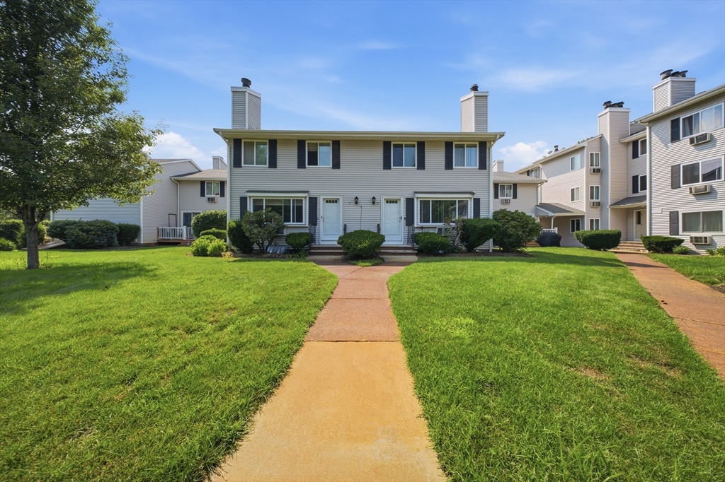 10 Erick Rd, Mansfield, Massachusetts, 2 Bedrooms Bedrooms, 7 Rooms Rooms,2 BathroomsBathrooms,Residential,For Sale,Erick Rd,73555340