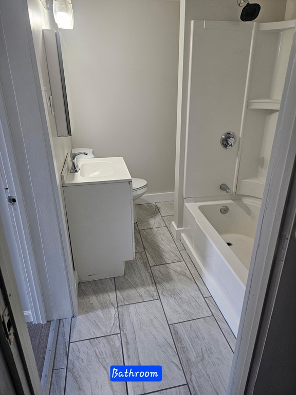 86 Pleasant, Leominster, Massachusetts, 3 Bedrooms Bedrooms, 4 Rooms Rooms,1 BathroomBathrooms,Residential Lease,For Rent,Pleasant,73555350