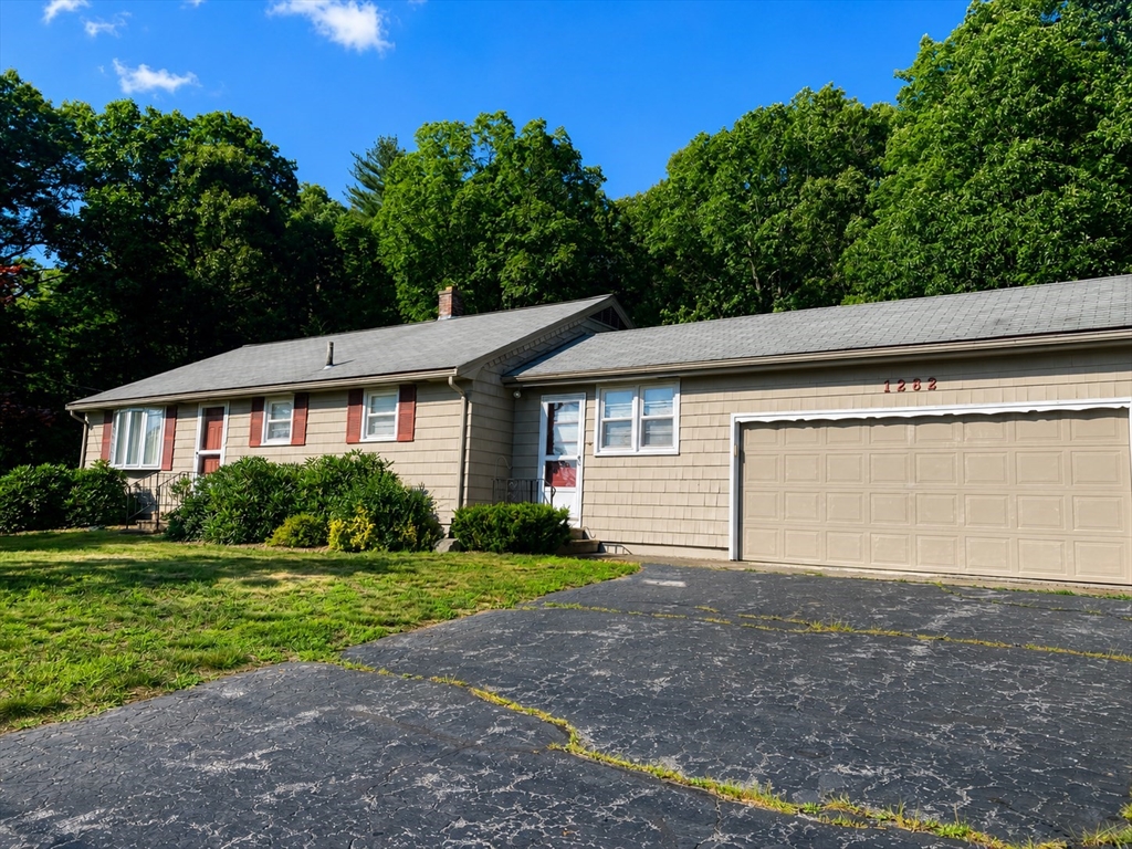1282 Quaker St, Northbridge, Massachusetts, 3 Bedrooms Bedrooms, 6 Rooms Rooms,1 BathroomBathrooms,Residential,For Sale,Quaker St,73544978