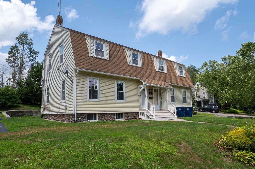 164 West Main, Millbury, Massachusetts, 6 Bedrooms Bedrooms, 12 Rooms Rooms,2 BathroomsBathrooms,Residential Income,For Sale,West Main,73555332