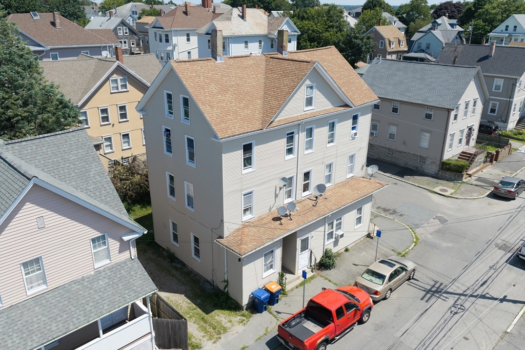 199-203 Austin St, New Bedford, Massachusetts, 9 Bedrooms Bedrooms, 18 Rooms Rooms,4 BathroomsBathrooms,Residential Income,For Sale,Austin St,73555408