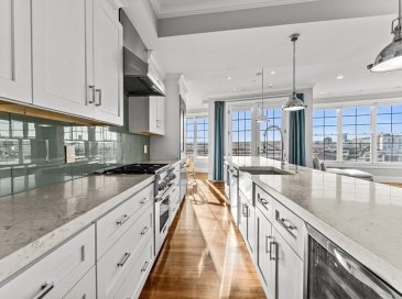99 D St, Boston, Massachusetts, 4 Bedrooms Bedrooms, 8 Rooms Rooms,3 BathroomsBathrooms,Residential Lease,For Rent,D St,73555412