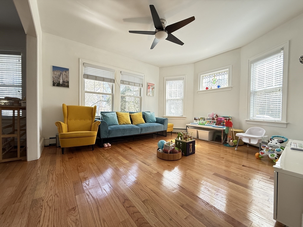 132 Middlesex Road, Brookline, Massachusetts, 3 Bedrooms Bedrooms, 7 Rooms Rooms,2 BathroomsBathrooms,Residential Lease,For Rent,Middlesex Road,73555422