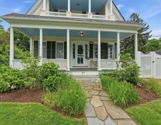 55-57 High St, Amherst, Massachusetts, 10 Bedrooms Bedrooms, 20 Rooms Rooms,5 BathroomsBathrooms,Residential,For Sale,High St,73538372