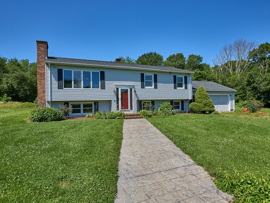 554 Sharps Lot Road, Swansea, Massachusetts, 3 Bedrooms Bedrooms, 7 Rooms Rooms,2.5 BathroomsBathrooms,Residential,For Sale,Sharps Lot Road,73555424