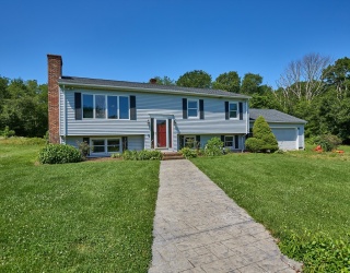 554 Sharps Lot Road, Swansea, Massachusetts, 3 Bedrooms Bedrooms, 7 Rooms Rooms,2.5 BathroomsBathrooms,Residential,For Sale,Sharps Lot Road,73555424