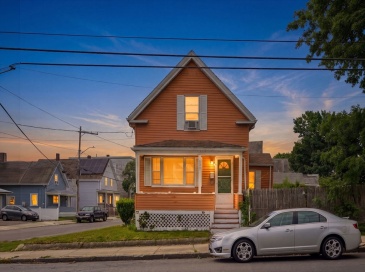 638 Boston St, Lynn, Massachusetts, 3 Bedrooms Bedrooms, 5 Rooms Rooms,1.5 BathroomsBathrooms,Residential,For Sale,Boston St,73532565