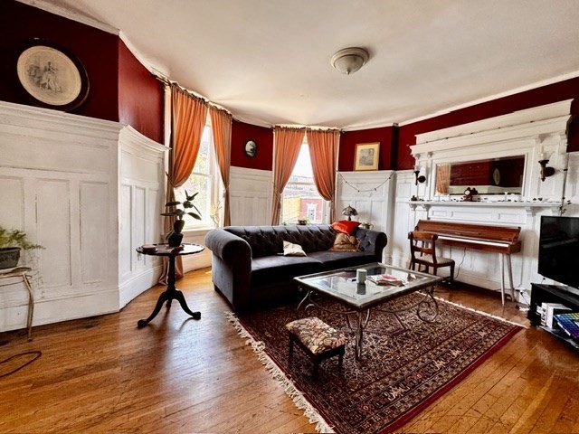 1908 Beacon St, Brookline, Massachusetts, 4 Bedrooms Bedrooms, 7 Rooms Rooms,2 BathroomsBathrooms,Residential Lease,For Rent,Beacon St,73555447