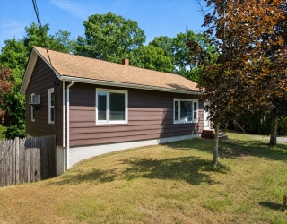 39 Norman Ave, Taunton, Massachusetts, 3 Bedrooms Bedrooms, 5 Rooms Rooms,1 BathroomBathrooms,Residential,For Sale,Norman Ave,73555334