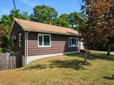 39 Norman Ave, Taunton, Massachusetts, 3 Bedrooms Bedrooms, 5 Rooms Rooms,1 BathroomBathrooms,Residential,For Sale,Norman Ave,73555334