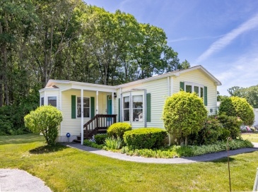 4 Birch, Rockland, Massachusetts, 2 Bedrooms Bedrooms, 5 Rooms Rooms,1 BathroomBathrooms,Residential,For Sale,Birch,73534380