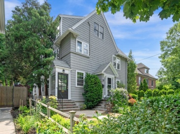 21-23 Grozier Rd, Cambridge, Massachusetts, 4 Bedrooms Bedrooms, 8 Rooms Rooms,2.5 BathroomsBathrooms,Residential,For Sale,Grozier Rd,73538453