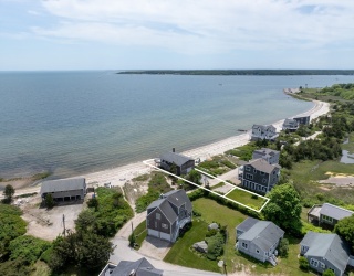 42 Pico Beach Rd, Mattapoisett, Massachusetts, 3 Bedrooms Bedrooms, 5 Rooms Rooms,2.5 BathroomsBathrooms,Residential,For Sale,Pico Beach Rd,73532159