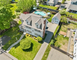 25 Franklin St, Woburn, Massachusetts, 4 Bedrooms Bedrooms, 10 Rooms Rooms,2.5 BathroomsBathrooms,Residential Income,For Sale,Franklin St,73531883