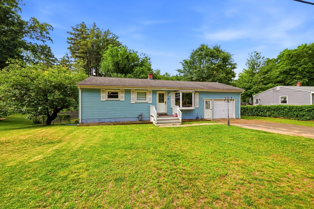 346 Newhouse St, Springfield, Massachusetts, 3 Bedrooms Bedrooms, 6 Rooms Rooms,1 BathroomBathrooms,Residential,For Sale,Newhouse St,73533896
