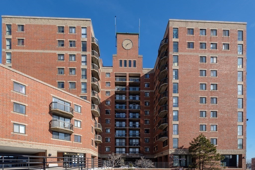 15 North Beacon Street, Boston, Massachusetts, 2 Bedrooms Bedrooms, 4 Rooms Rooms,1.5 BathroomsBathrooms,Residential Lease,For Rent,North Beacon Street,73496306