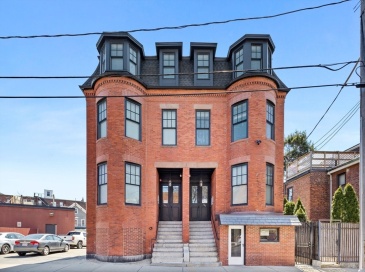 105 Broadway, Chelsea, Massachusetts, 2 Rooms Rooms,1 BathroomBathrooms,Residential Lease,For Rent,Broadway,73505422
