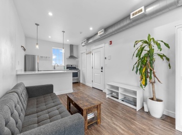 105 Broadway, Chelsea, Massachusetts, 2 Rooms Rooms,1 BathroomBathrooms,Residential Lease,For Rent,Broadway,73505005